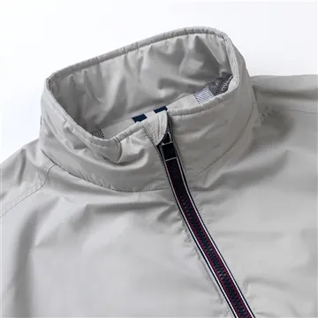 วิธีการเลือกเสื้อผ้าปีนเขาที่เหมาะสม?